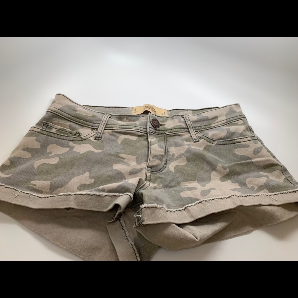 Hollister brand new camo shorts